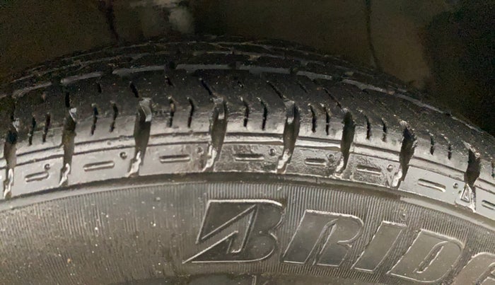 2015 Hyundai Grand i10 MAGNA 1.2 KAPPA VTVT, Petrol, Manual, 83,633 km, Right Front Tyre Tread