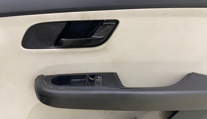 2022 Tata ALTROZ XE PETROL, Petrol, Manual, 84,722 km, Driver Side Door Panels Control