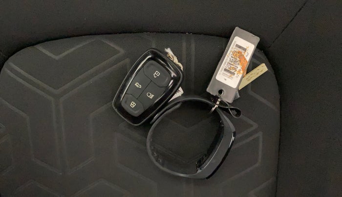 2020 Tata NEXON XZA PLUS PETROL, Petrol, Automatic, 54,957 km, Key Close Up