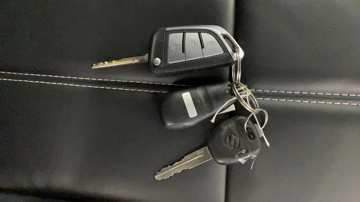 2023 Maruti Swift LXI, Petrol, Manual, 11,094 km, Key Close Up