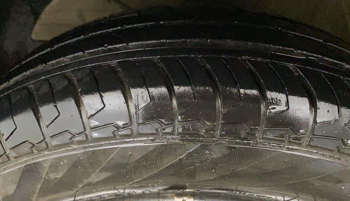 2023 Maruti Swift LXI, Petrol, Manual, 11,094 km, Left Front Tyre Tread