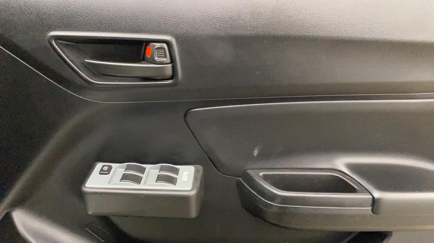 2023 Maruti Swift LXI, Petrol, Manual, 11,094 km, Driver Side Door Panels Control