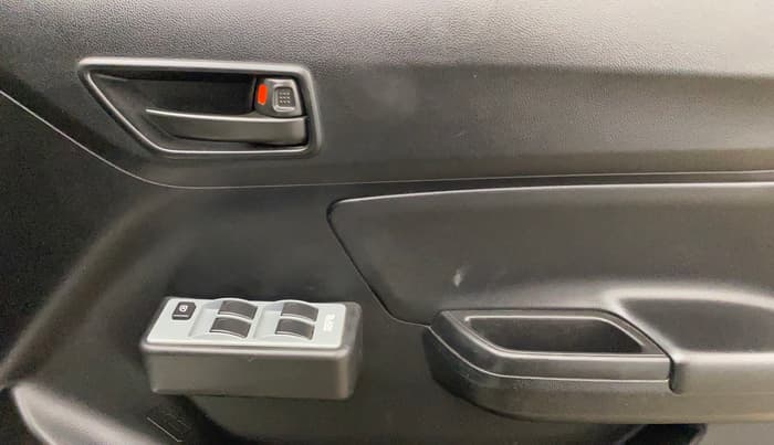 2023 Maruti Swift LXI, Petrol, Manual, 11,094 km, Driver Side Door Panels Control