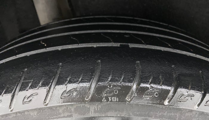 2018 Maruti Vitara Brezza ZDI PLUS AMT, Diesel, Automatic, 50,643 km, Right Rear Tyre Tread