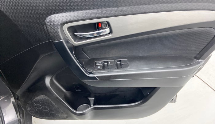 2018 Maruti Vitara Brezza ZDI PLUS AMT, Diesel, Automatic, 50,643 km, Driver Side Door Panels Control
