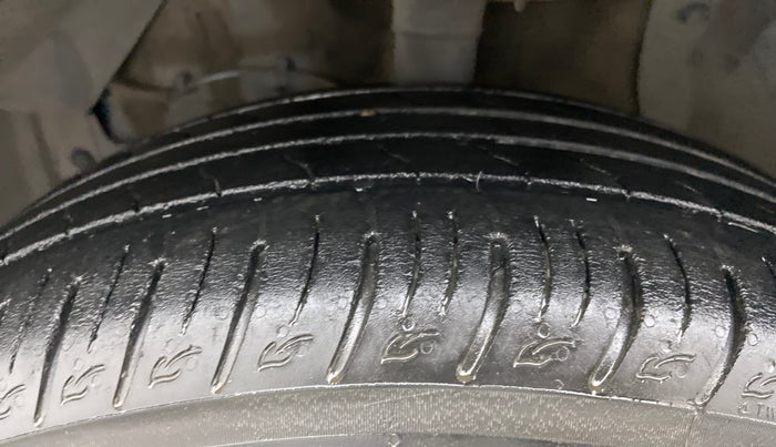 2018 Maruti Vitara Brezza ZDI PLUS AMT, Diesel, Automatic, 50,643 km, Left Front Tyre Tread