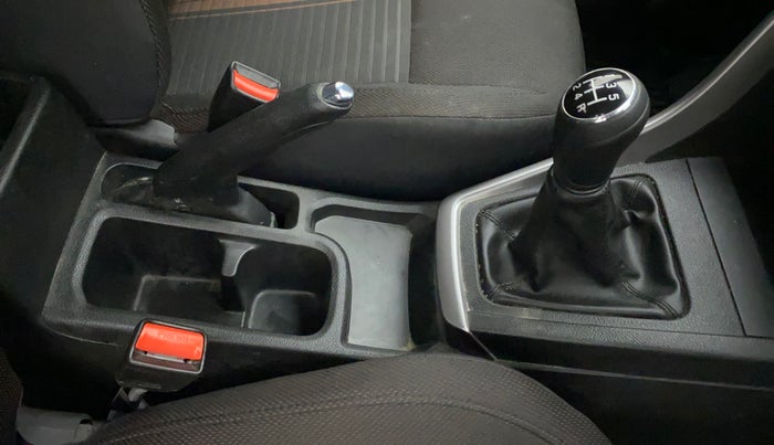 2022 Maruti BREZZA ZXI SMART HYBRID DUAL TONE, Petrol, Manual, 9,574 km, Gear Lever