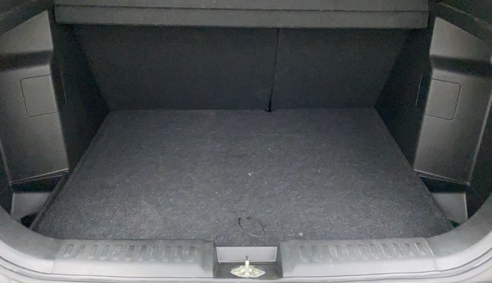 2022 Maruti BREZZA ZXI SMART HYBRID DUAL TONE, Petrol, Manual, 9,574 km, Boot Inside