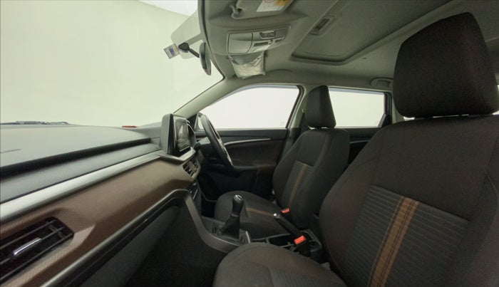 2022 Maruti BREZZA ZXI SMART HYBRID DUAL TONE, Petrol, Manual, 9,574 km, Right Side Front Door Cabin