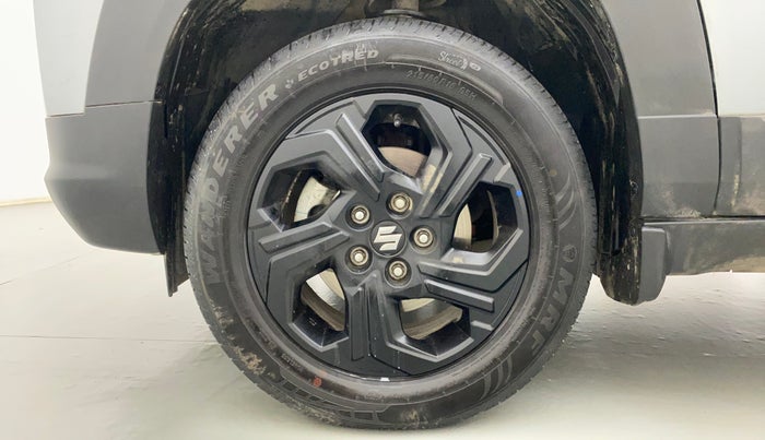 2022 Maruti BREZZA ZXI SMART HYBRID DUAL TONE, Petrol, Manual, 9,574 km, Left Front Wheel