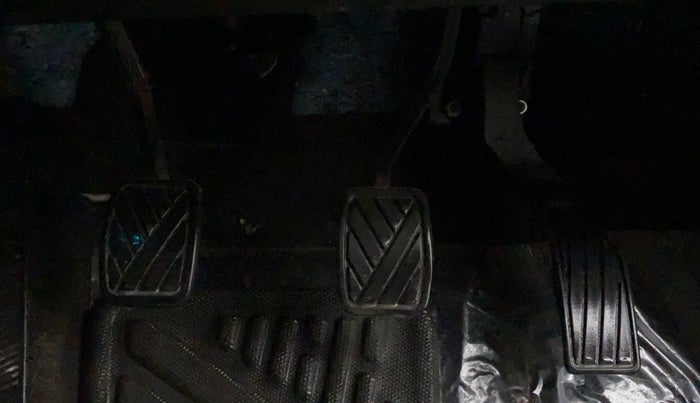 2022 Maruti BREZZA ZXI SMART HYBRID DUAL TONE, Petrol, Manual, 9,574 km, Pedals