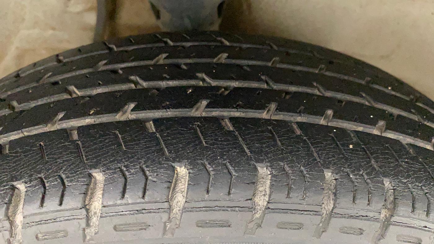 2017 Maruti Alto K10 VXI (O), Petrol, Manual, 40,270 km, Right Front Tyre Tread