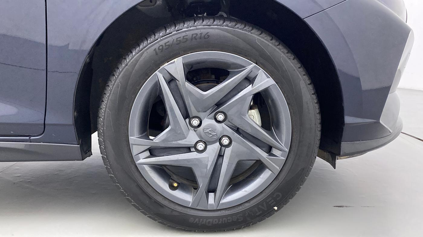 2021 Hyundai NEW I20 SPORTZ 1.2 AT, Petrol, Automatic, 5,295 km, Right Front Wheel