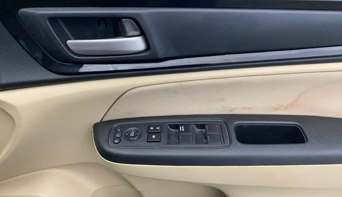 2021 Honda Amaze 1.2L I-VTEC S, Petrol, Manual, 59,633 km, Driver Side Door Panels Control