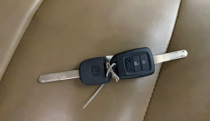 2021 Honda Amaze 1.2L I-VTEC S, Petrol, Manual, 59,633 km, Key Close Up