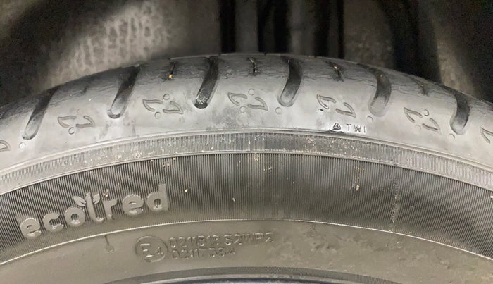 2022 Skoda KUSHAQ STYLE 1.5L TSI DSG, Petrol, Automatic, 17,979 km, Left Rear Tyre Tread