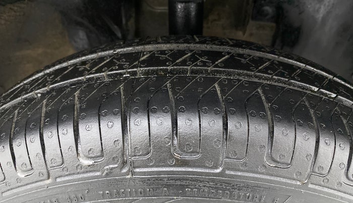 2016 Renault Kwid RXL, Petrol, Manual, 34,593 km, Right Front Tyre Tread