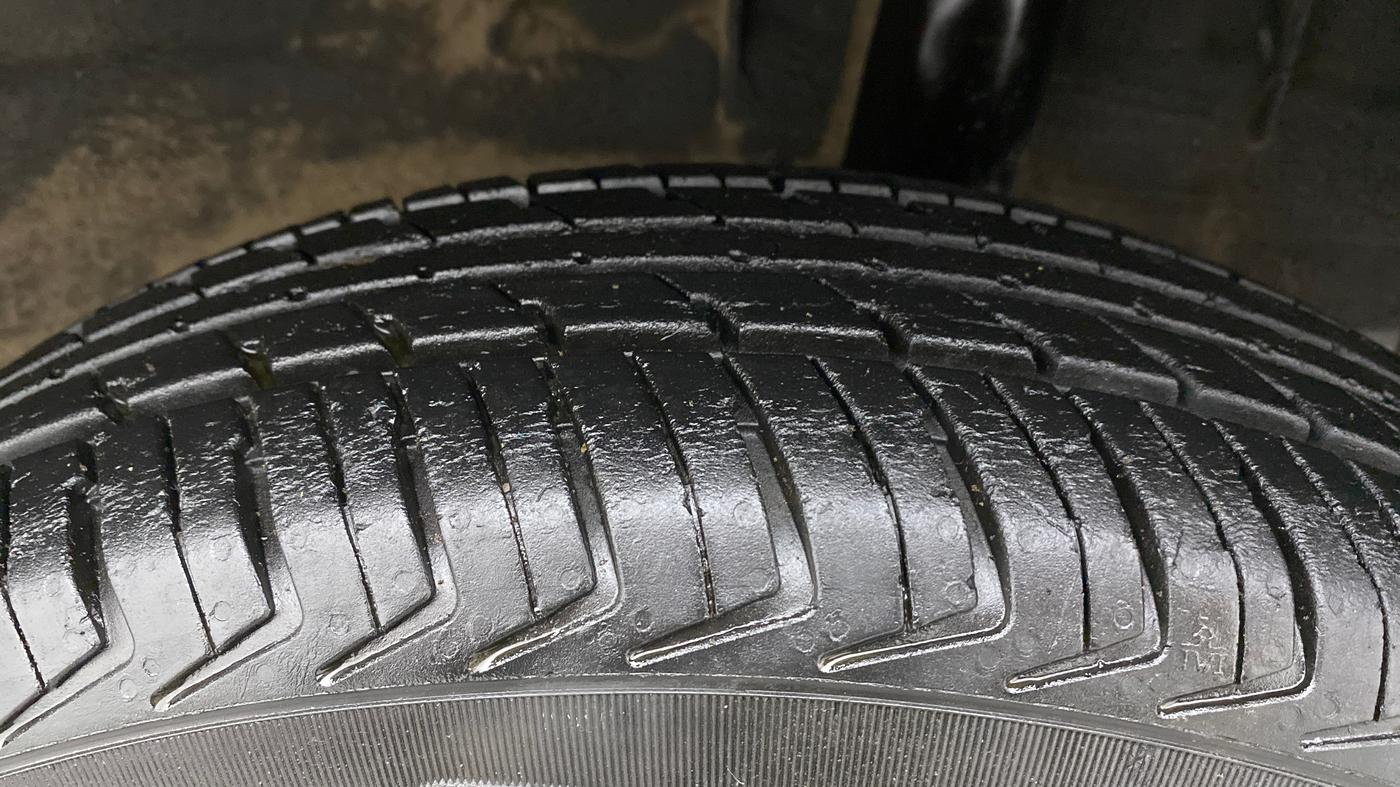 2016 Renault Kwid RXL, Petrol, Manual, 34,593 km, Left Rear Tyre Tread