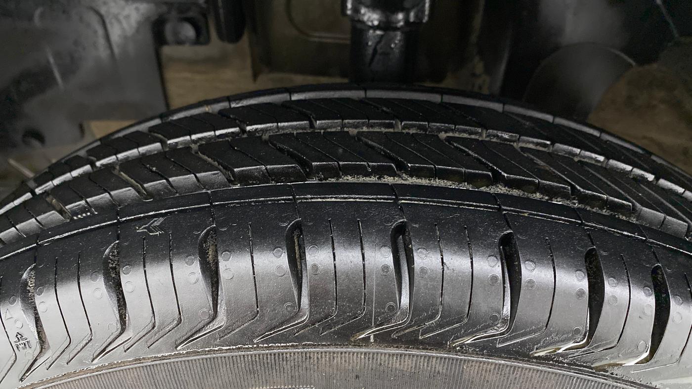 2016 Renault Kwid RXL, Petrol, Manual, 34,593 km, Left Front Tyre Tread