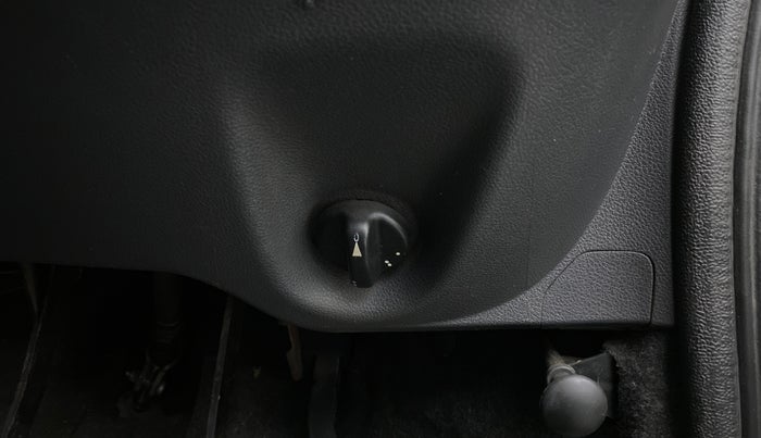 2016 Renault Kwid RXL, Petrol, Manual, 34,593 km, Dashboard - Headlight height adjustment not working