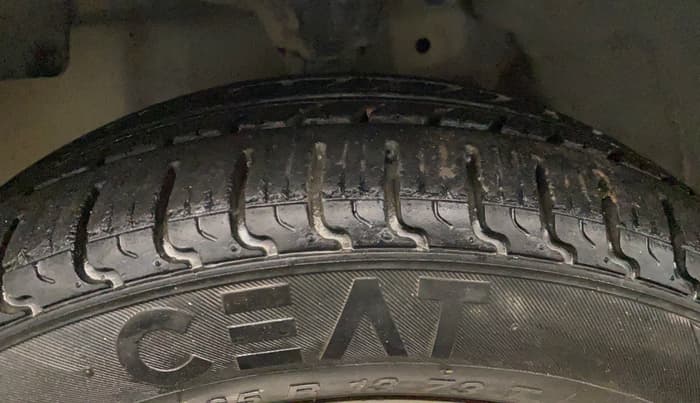 2017 Hyundai Eon ERA +, Petrol, Manual, 60,203 km, Left Front Tyre Tread