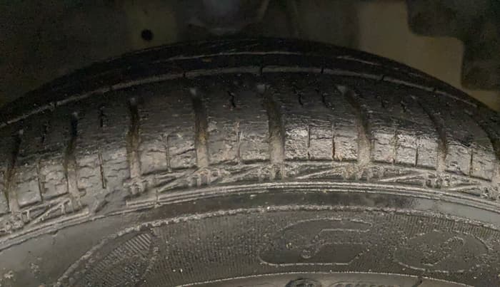 2017 Hyundai Eon ERA +, Petrol, Manual, 60,203 km, Right Front Tyre Tread