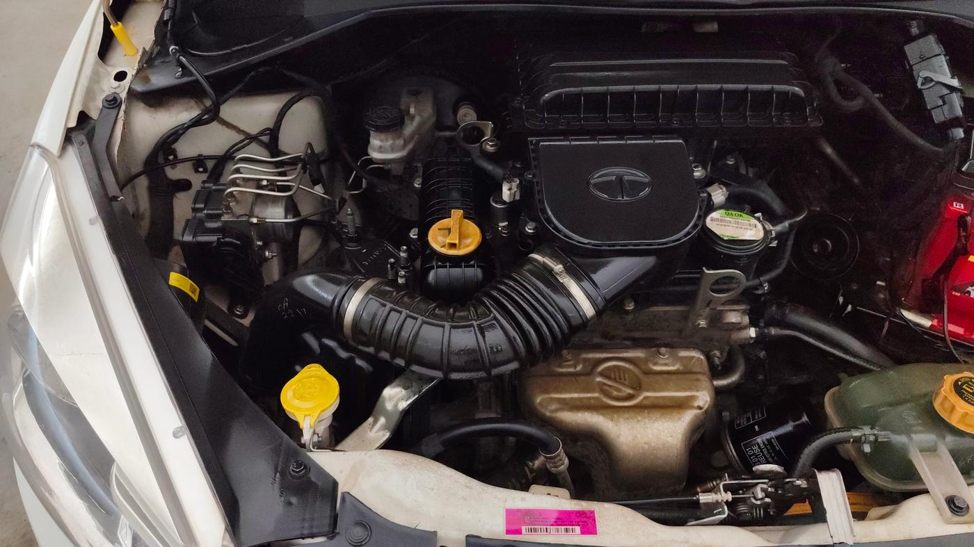 2019 Tata Tiago XZA PETROL, Petrol, Automatic, 1,00,738 km, Engine View - Right