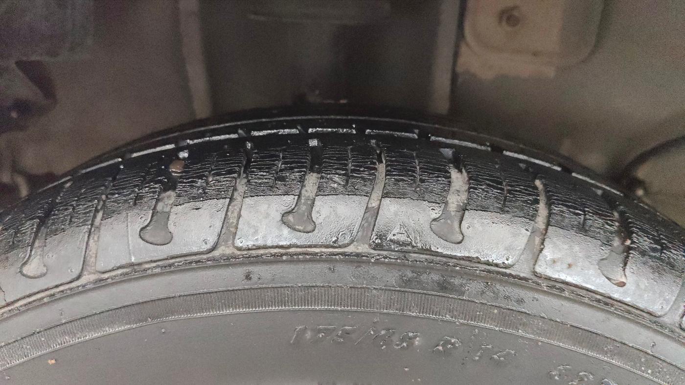 2019 Tata Tiago XZA PETROL, Petrol, Automatic, 1,00,738 km, Right Rear Tyre Tread