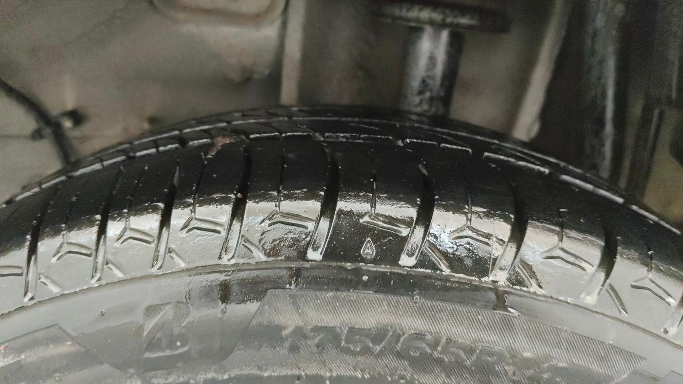 2019 Tata Tiago XZA PETROL, Petrol, Automatic, 1,00,738 km, Left Rear Tyre Tread