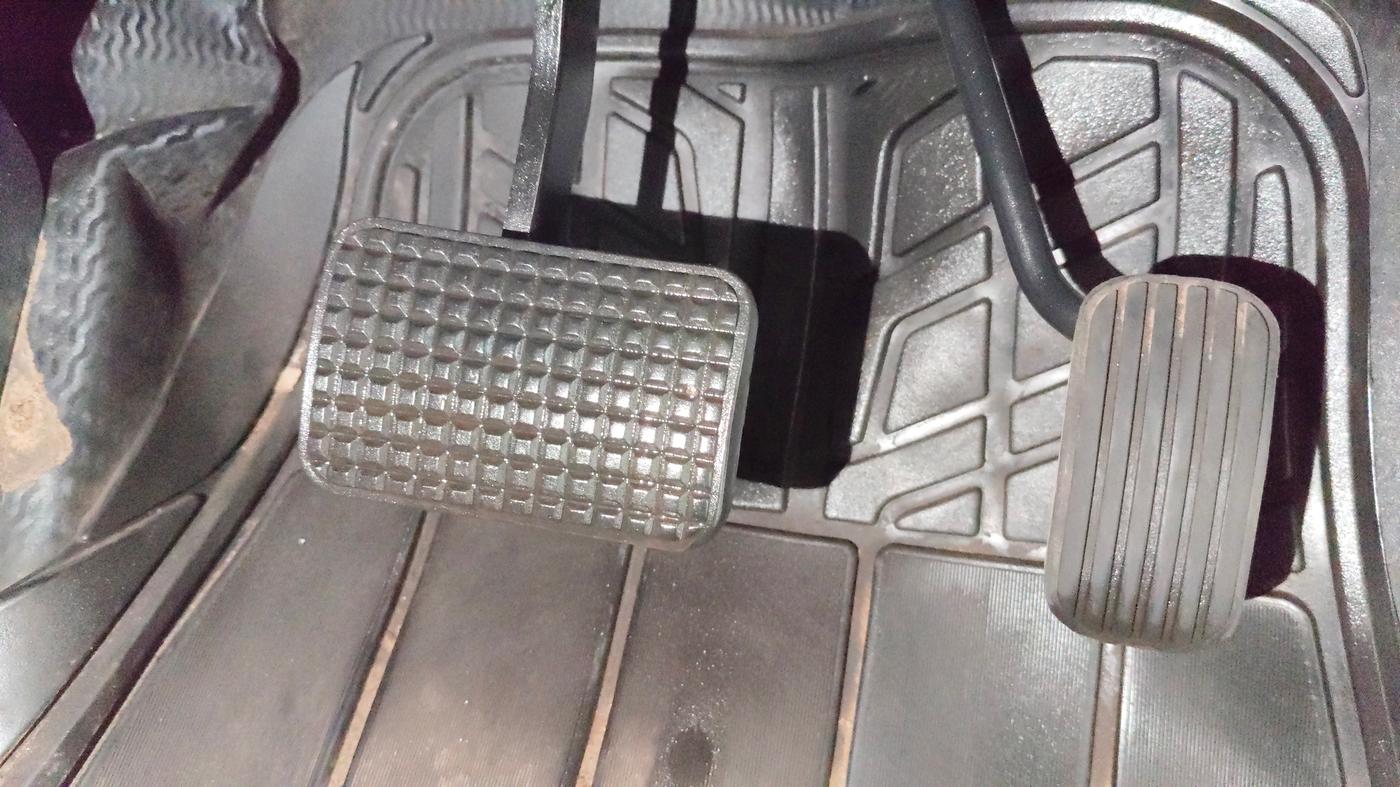 2019 Tata Tiago XZA PETROL, Petrol, Automatic, 1,00,738 km, Pedals