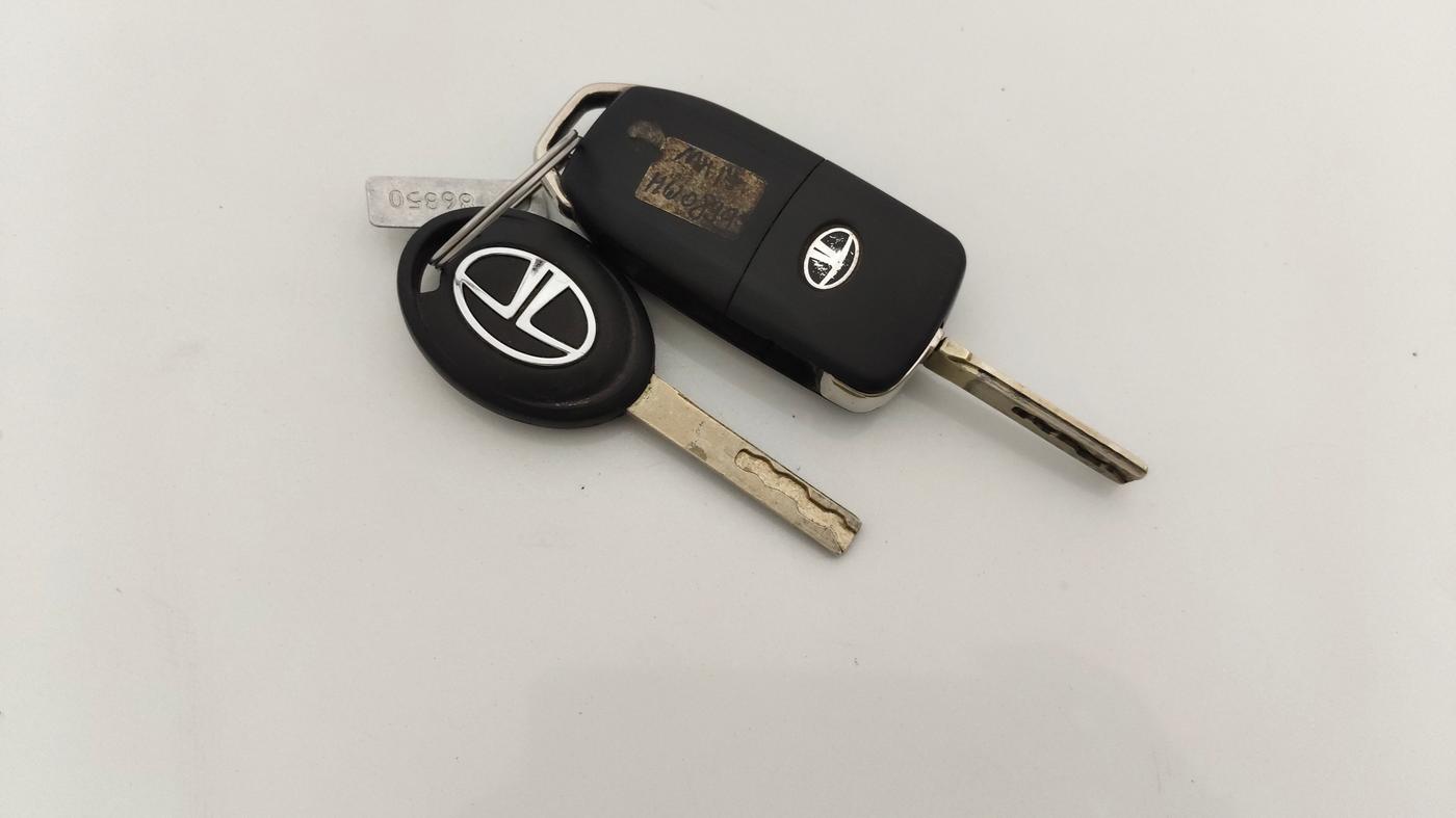 2019 Tata Tiago XZA PETROL, Petrol, Automatic, 1,00,738 km, Key Close Up