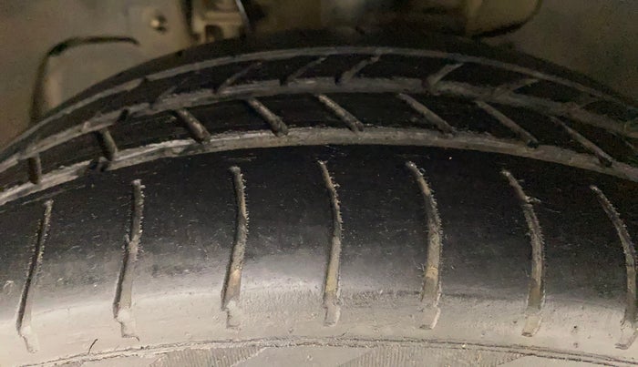 2016 Tata Tiago XZ PETROL, Petrol, Manual, 64,942 km, Left Front Tyre Tread