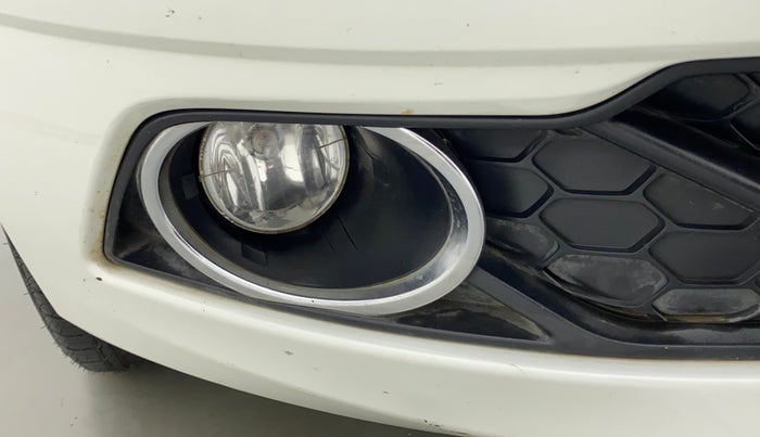 2016 Tata Tiago XZ PETROL, Petrol, Manual, 64,942 km, Right fog light - Not working