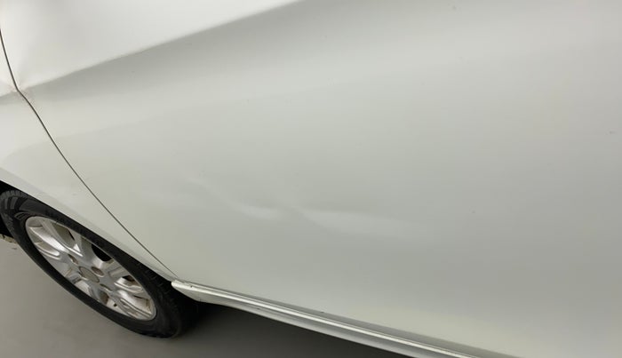 2016 Tata Tiago XZ PETROL, Petrol, Manual, 64,942 km, Front passenger door - Slightly dented