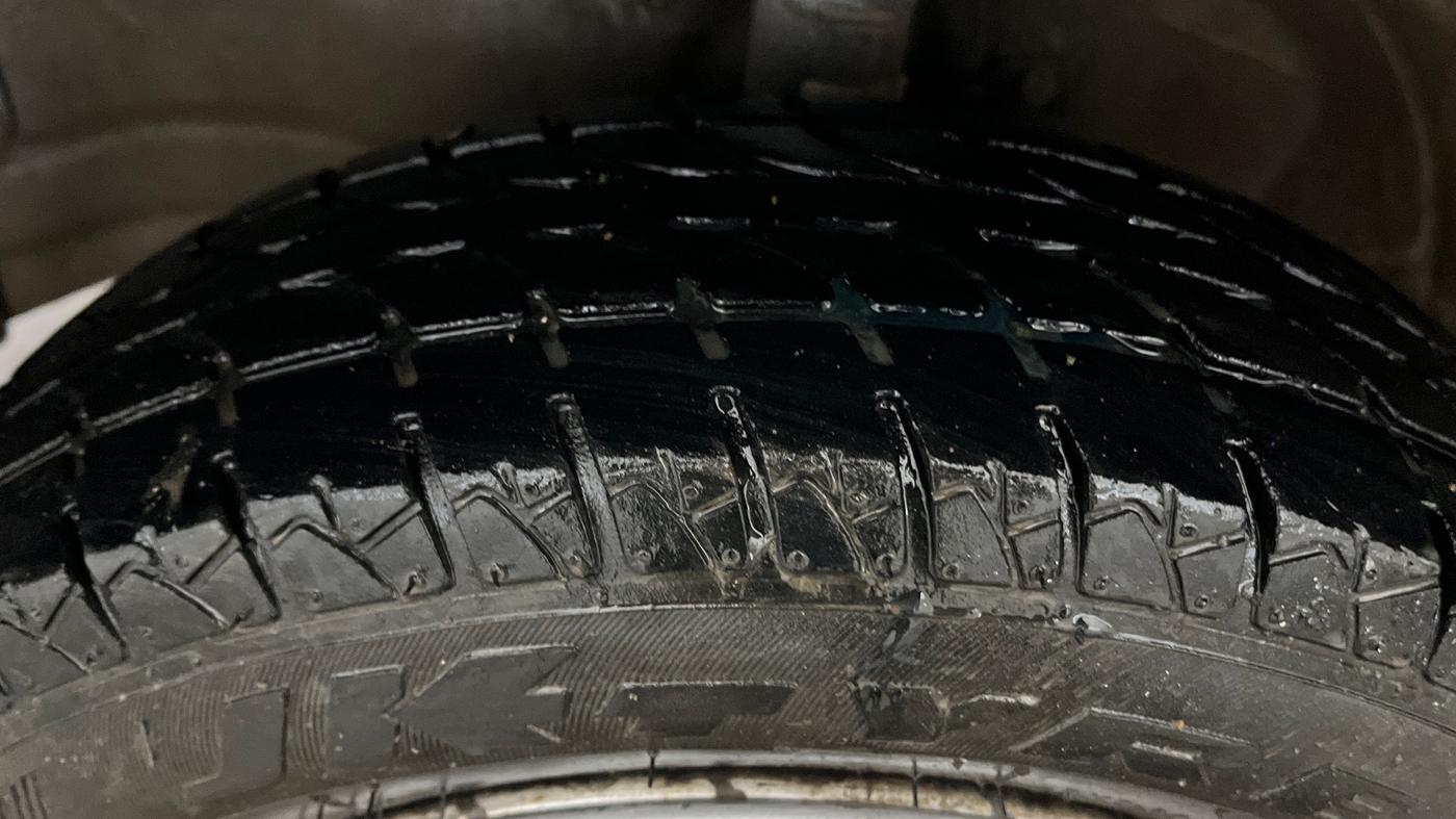 2015 Maruti Wagon R 1.0 LXI CNG, CNG, Manual, 86,745 km, Left Front Tyre Tread