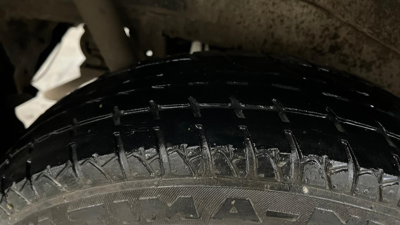 2015 Maruti Wagon R 1.0 LXI CNG, CNG, Manual, 86,745 km, Right Rear Tyre Tread