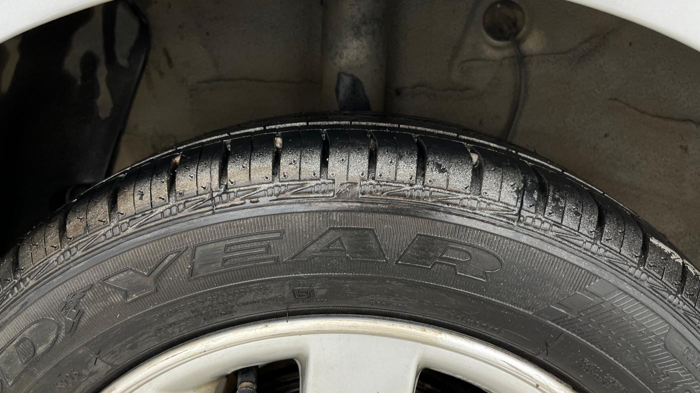 2015 Hyundai Xcent S (O) 1.2, Petrol, Manual, 69,717 km, Right Rear Tyre Tread