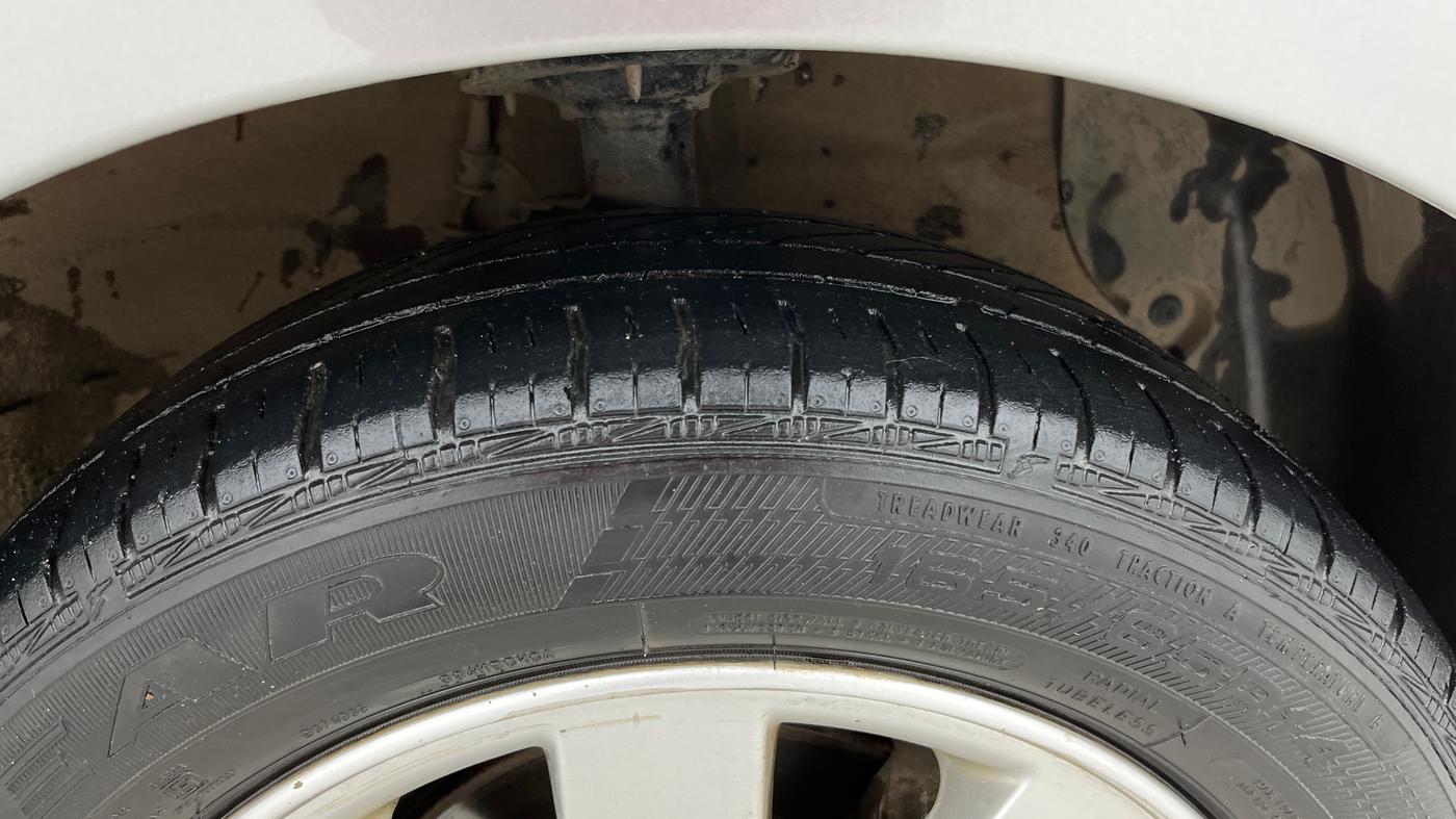 2015 Hyundai Xcent S (O) 1.2, Petrol, Manual, 69,717 km, Right Front Tyre Tread