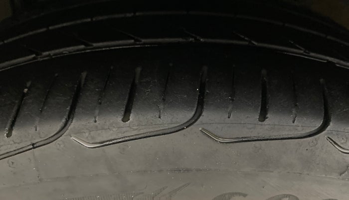 2021 Skoda Rapid STYLE AT TSI, Petrol, Automatic, 61,720 km, Left Front Tyre Tread