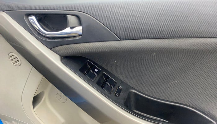 2019 Tata NEXON XZ PLUS PETROL DUAL TONE, Petrol, Manual, 63,944 km, Driver Side Door Panels Control