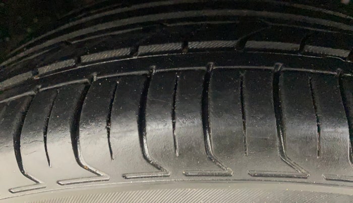 2019 Tata NEXON XZ PLUS PETROL DUAL TONE, Petrol, Manual, 63,944 km, Right Front Tyre Tread