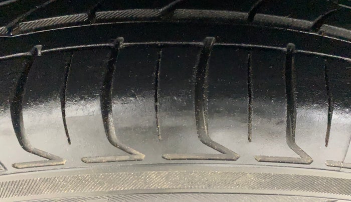 2019 Tata NEXON XZ PLUS PETROL DUAL TONE, Petrol, Manual, 63,944 km, Right Rear Tyre Tread