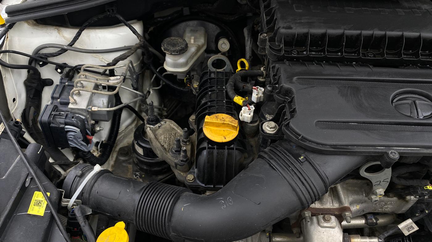 2023 Tata Tiago XZ PLUS PETROL, Petrol, Manual, 45,693 km, Engine View - Right