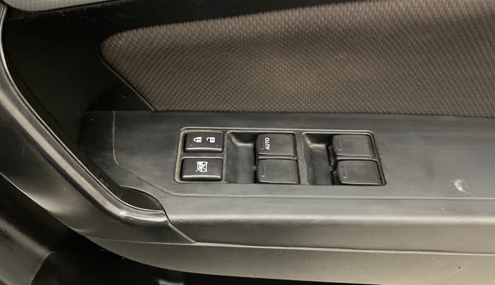 2022 Toyota URBAN CRUISER PREMIUM GRADE MT, Petrol, Manual, 43,721 km, Driver Side Door Panels Control
