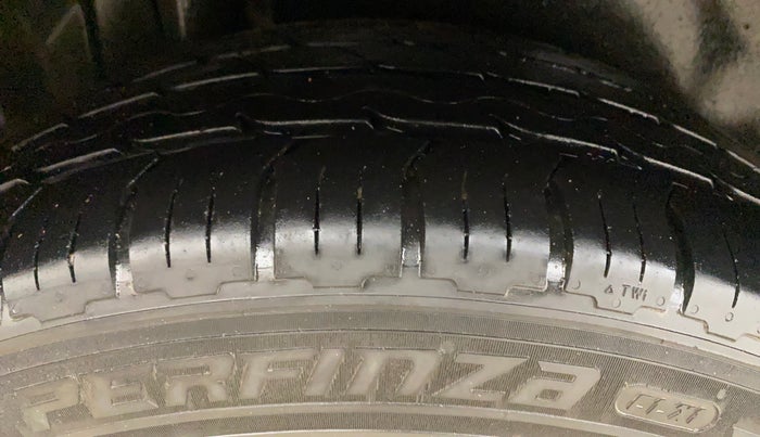 2021 Maruti S Cross ZETA 1.5, Petrol, Manual, 84,495 km, Right Rear Tyre Tread