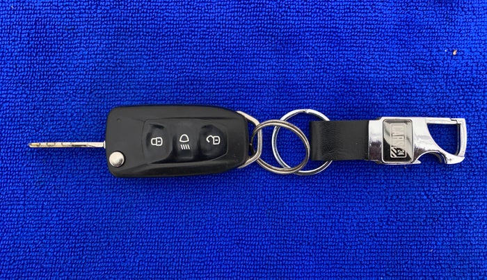2016 Tata Tiago XZ PETROL, Petrol, Manual, 66,138 km, Key Close Up