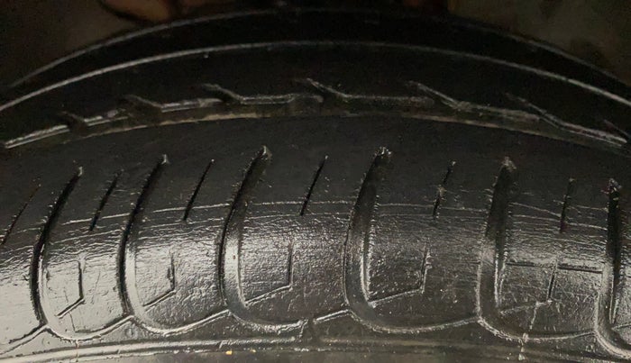 2016 Tata Tiago XZ PETROL, Petrol, Manual, 66,138 km, Right Front Tyre Tread