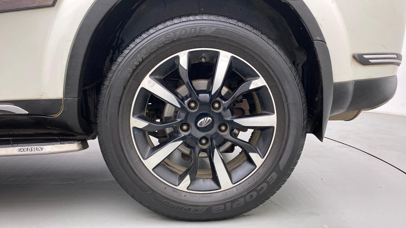 2019 Mahindra XUV500 W11 (O), Diesel, Manual, 39,098 km, Left Rear Wheel