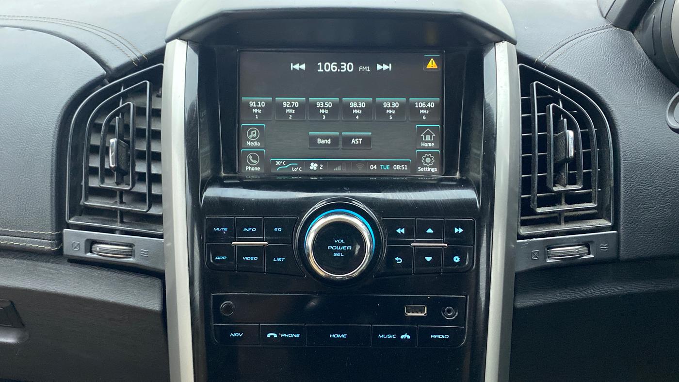2019 Mahindra XUV500 W11 (O), Diesel, Manual, 39,098 km, Infotainment System