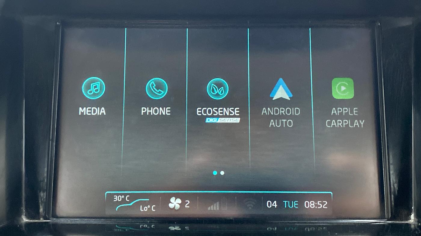 2019 Mahindra XUV500 W11 (O), Diesel, Manual, 39,098 km, Apple CarPlay and Android Auto